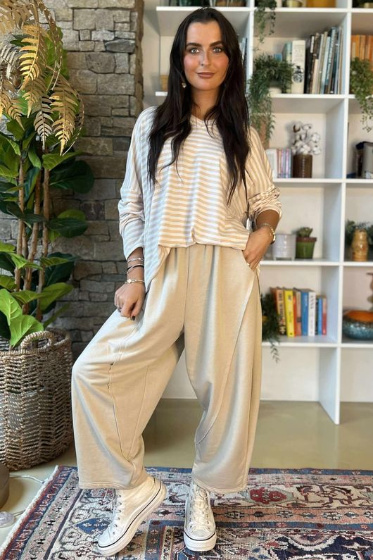 Scamp Raw Seam Barrel Pant Stone /8 =